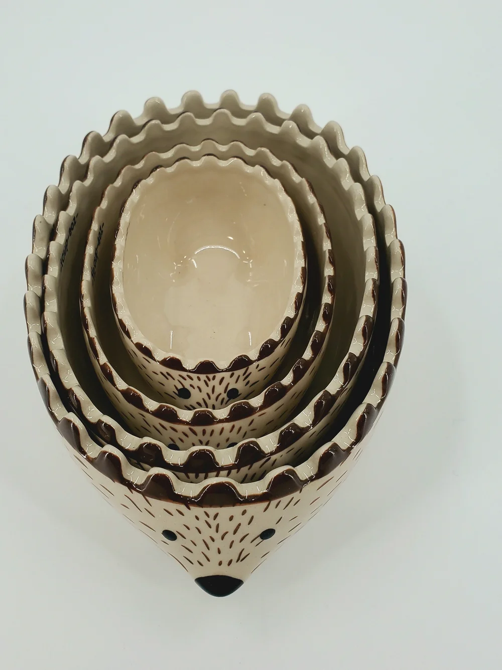 Hedgehog Measuring Cups Set Of 4 Ceramic Nesting Bowls NEW!